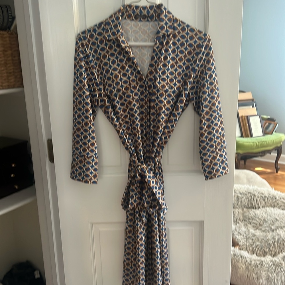 J McLaughlin dress. Comfortable and flattering. 3/4 sleeves